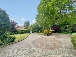 Photo 33- click for photo gallery